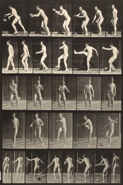 Locomozione animale (piatto 300) (Uomo che calcia una palla) da Eadweard Muybridge