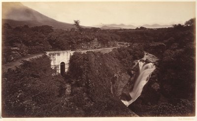 Cascate del Michatoya--Palin, Guatemala da Eadweard Muybridge