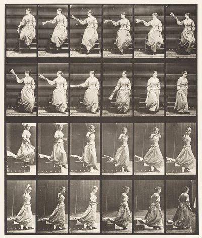 Piastra 140. Scendendo le scale guardandosi intorno e sventolando un ventaglio da Eadweard Muybridge