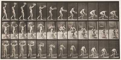 Prendere un cesto da 12 libbre dalla testa e metterlo a terra da Eadweard Muybridge