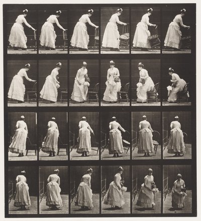 Tavola 243. Posizionamento della Sedia, Seduta e Sventolamento di un Ventaglio da Eadweard Muybridge