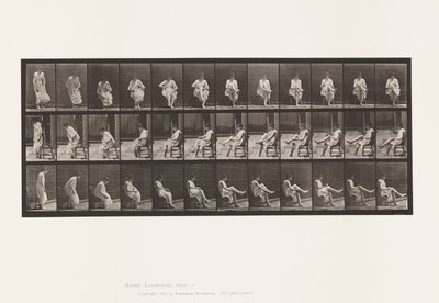 Toilette; Sedersi e mettersi le calze da Eadweard Muybridge
