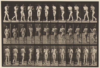 Piastra 46. Camminare, sventolare un ventaglio e girarsi da Eadweard Muybridge