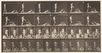 Due modelli; uno in piedi e riempie un calice da Eadweard Muybridge