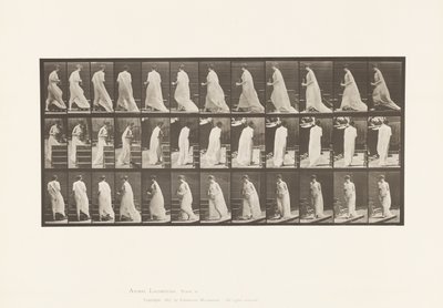 Girare per salire le scale, con brocca e calice in mano da Eadweard Muybridge
