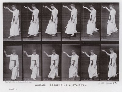 La figura umana in movimento: Donna, che scende una scala da Eadweard Muybridge