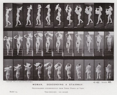 La figura umana in movimento: Donna, scendendo una scala da Eadweard Muybridge