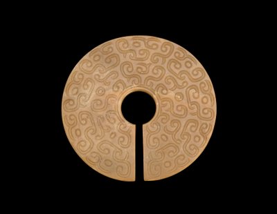 Orecchino con draghi, VIII-VII secolo a.C. da Eastern Zhou Dynasty Chinese School