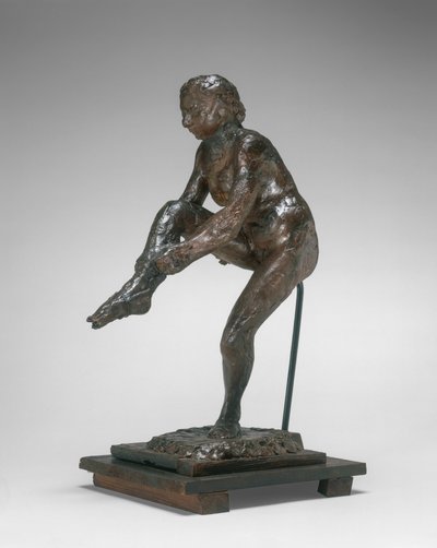 Ballerina che si mette la calza da Edgar Degas