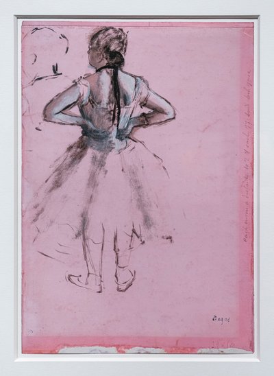 Ballerina, vista posteriore, mani sui fianchi da Edgar Degas