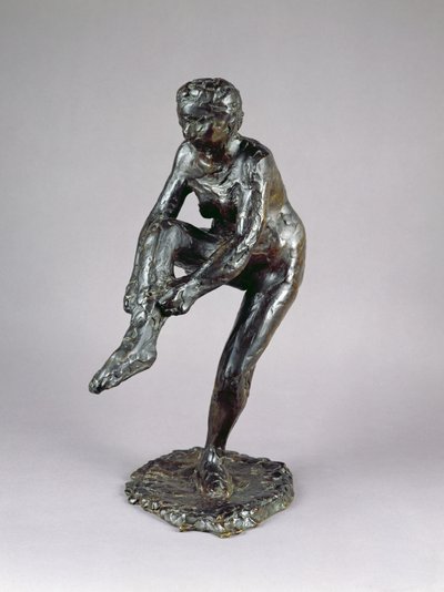 Ballerina che si mette le calze da Edgar Degas