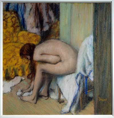 Donna nuda che si asciuga i piedi. Una donna fa la sua toilette. Dipinto (monotipo in inchiostro nero) di Edgar Degas (1834-1917). 1879-1893. Parigi, Museo d