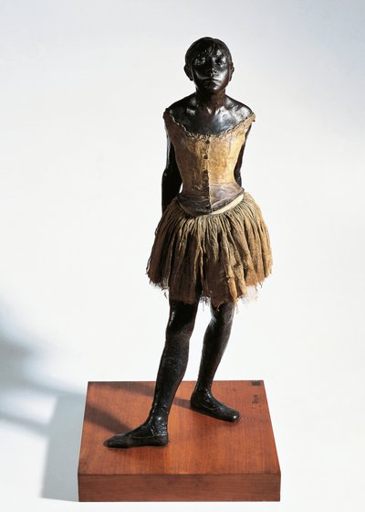 Piccola ballerina di 14 anni, circa 1880, di Edgar Degas, statua in bronzo e tulle da Edgar Degas