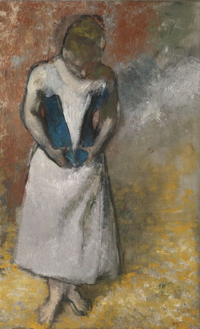 Donna in piedi di fronte, che stringe il suo corsetto da Edgar Degas