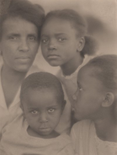 Ritratto di una famiglia da Edith R. Wilson