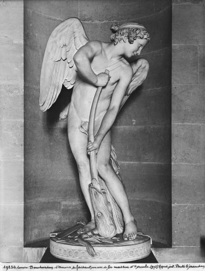 Cupido che scolpisce il suo arco dal bastone di Ercole, 1747-50 da Edmé Bouchardon