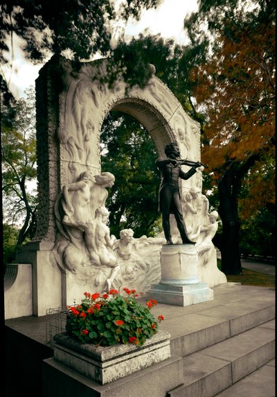 Monumento in omaggio al compositore e direttore d