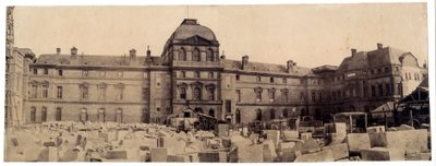 Il Museo del Louvre: il cortile di Napoleone dal carosello da Edouard Denis Baldus