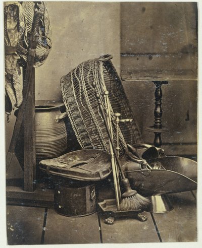 Natura morta con spada, cesta e accessori per il camino da Eduard Isaac Asser