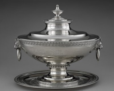 Zuppiera con sottopiatto da Edward Chandler Moore