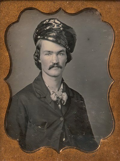 Uomo con baffi che indossa un cappello di tela cerata, 1854-55 da Edward M. Tyler