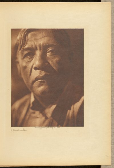 Un uomo Pomo della costa da Edward S. Curtis
