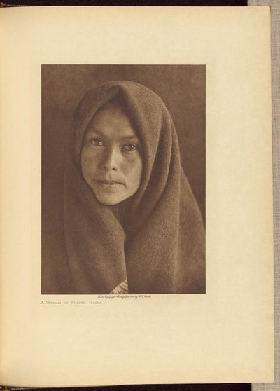 Una donna di Kiusta - Haida da Edward S. Curtis
