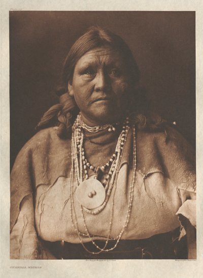 Portfolio I, Plate 23: Jicarilla Matron da Edward S. Curtis