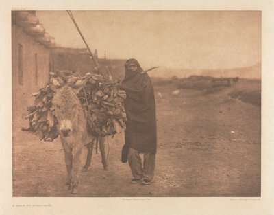 Portafoglio XVII, lastra 608: Un carico di carburante - Zuñi da Edward S. Curtis