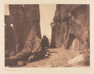 Portafoglio XVI, lastra 569: Alla porta - Acoma da Edward S. Curtis
