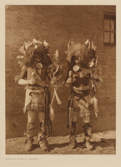 Danzatori di bufali di Tesuque da Edward S. Curtis