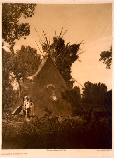 Tipi medico Apsaroke da Edward Sheriff (after) Curtis