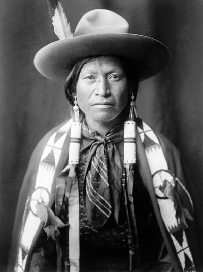Cowboy Jicarilla, Nuovo Messico, c. 1905, foto Edward S. Curtis da Edward Sheriff Curtis