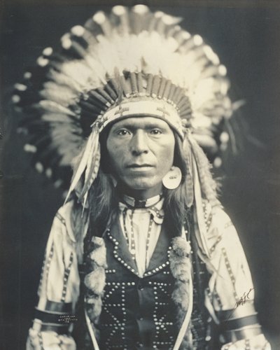 Red Thunder, Nez Perce (Nipote del Capo Joseph) da Edward Sheriff Curtis