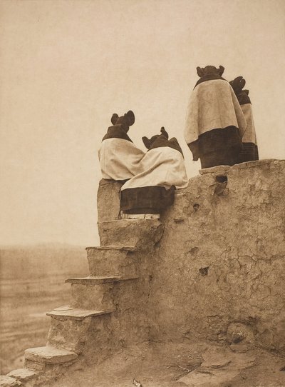 Guardando i ballerini, 1906 da Edward Sheriff Curtis