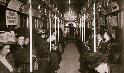Treno della Metropolitana del Fiume Hudson, New York, USA da Edwin Levick