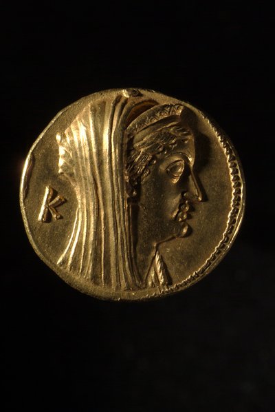 Oktadramma greco di Arsinoe II, 240 a.C., vista posteriore da Egyptian
