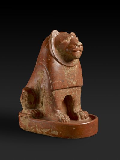 Statuetta di un leone seduto su un plinto, dal tempio di Hierakonpolis, egiziano, tardo protodinastico, fine del Vecchio Regno, c.2700-2200 a.C. da Egyptian