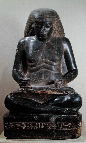 Amenhotep, figlio di Hapu, seduto a gambe incrociate, dal Tempio di Amon, Karnak, c.1391-53 a.C. (granito) da Egyptian 18th Dynasty