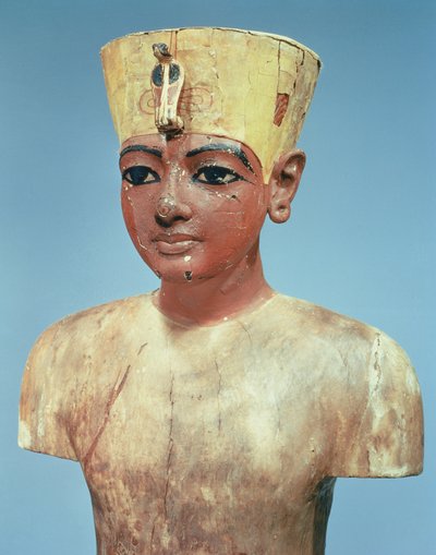 Manichino del giovane Tutankhamon (c.1370-52 a.C.) che indossa un compromesso tra la corona dei re del Basso Egitto e il copricapo di Nefertiti (legno dipinto e stuccato) da Egyptian 18th Dynasty