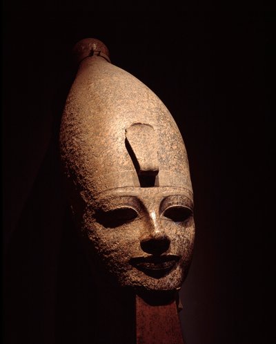 Antichità egizia: testa colossale di Amenofi III. Scultura in granito rosa. XIV secolo a.C. XVIII dinastia. Museo di Luxor, Egitto da Egyptian 18th Dynasty