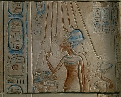 Incisione egiziana che rappresenta Akhenaton e Nefertiti che adorano il disco solare, da Tall al-Amarnah, Egitto, Nuovo Regno, XVIII Dinastia da Egyptian 18th Dynasty
