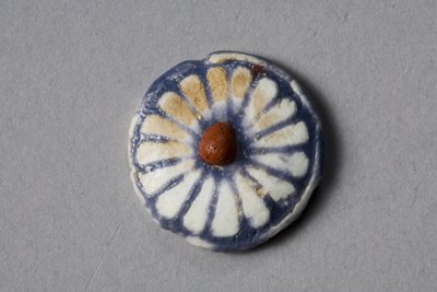 Rosone floreale, Periodo Amarna, 1353-37 a.C. (faience) da Egyptian 18th Dynasty