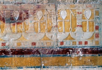Fregio con geroglifici augurali, Tempio funerario di Hatshepsut, Deir el-Bahari, necropoli tebana (Lista del Patrimonio Mondiale UNESCO) da Egyptian 18th Dynasty