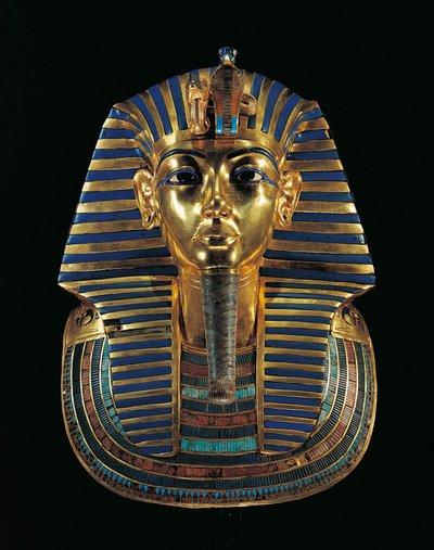 Maschera funeraria dorata di Tutankhamon, intarsiata con lapislazzuli, ossidiana e turchese da Egyptian 18th Dynasty