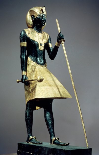 Statuetta a grandezza naturale del re, dalla tomba di Tutankhamon da Egyptian 18th Dynasty