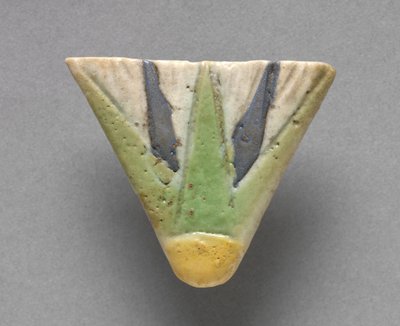 Terminale di collana a fiore di loto, c.1391-1337 a.C. da Egyptian 18th Dynasty