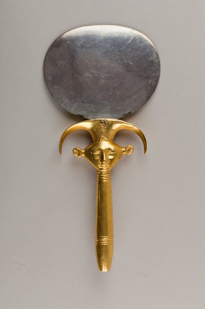 Specchio con manico a forma di emblema di Hathor, c. 1479-1425 a.C. da Egyptian 18th Dynasty