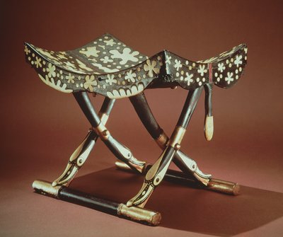 Sgabello pieghevole modello, dalla tomba di Tutankhamon da Egyptian 18th Dynasty