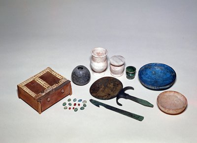 Oggetti rimossi dalla tomba di una signora egiziana, dal gruppo tombale 1723, da Sidmant el-Gebel, Nuovo Regno da Egyptian 18th Dynasty